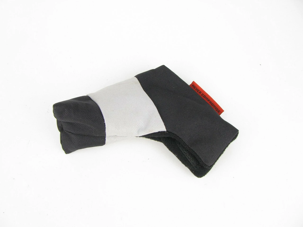 Never Compromise BLADE Putter Headcover - Image 4