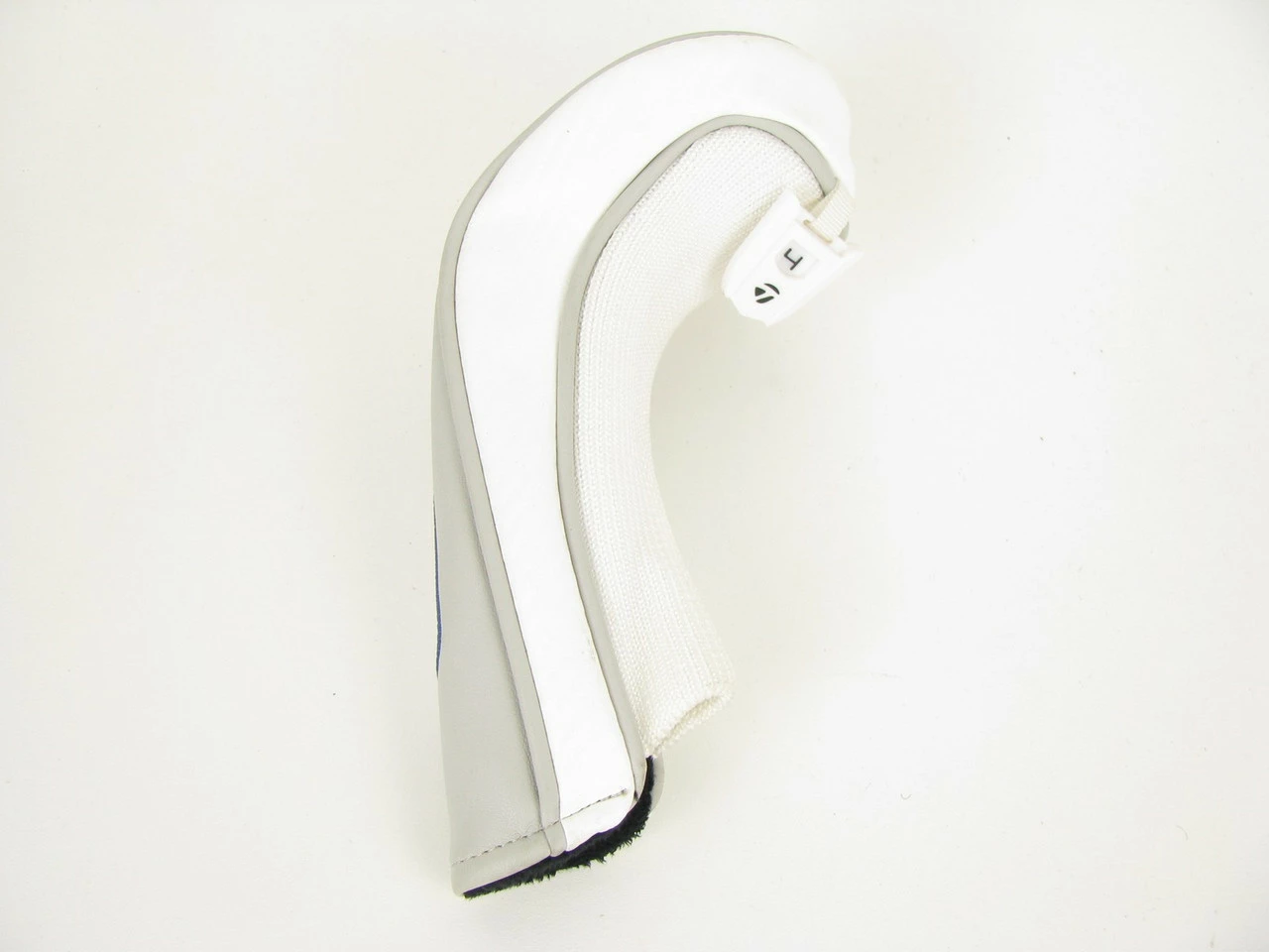 TaylorMade Sim LADIES Hybrid Headcover - Image 3